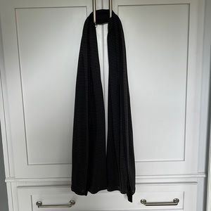 Lululemon scarf